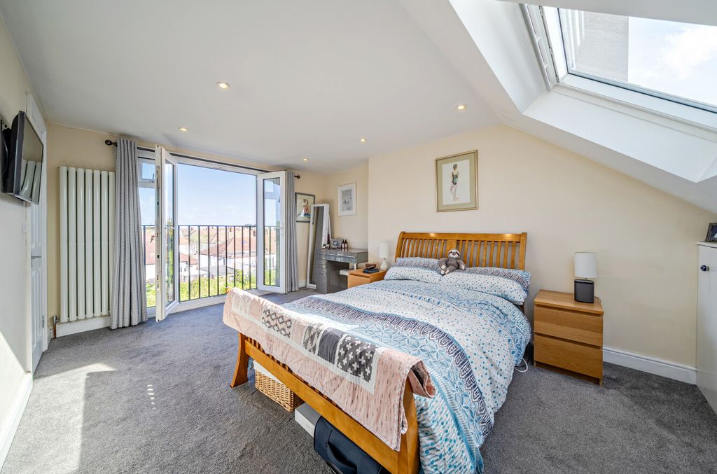 Property photo 3 of 19 1447864-3-69E9060...