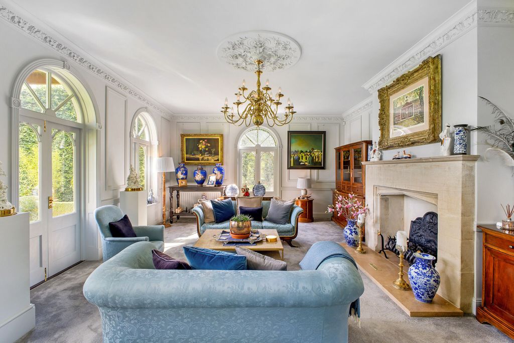 Property photo 2 of 44