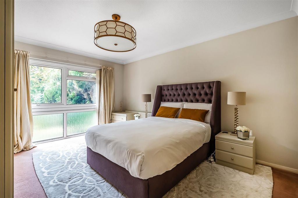 Property photo 3 of 24 Lindrick-1.Jpg