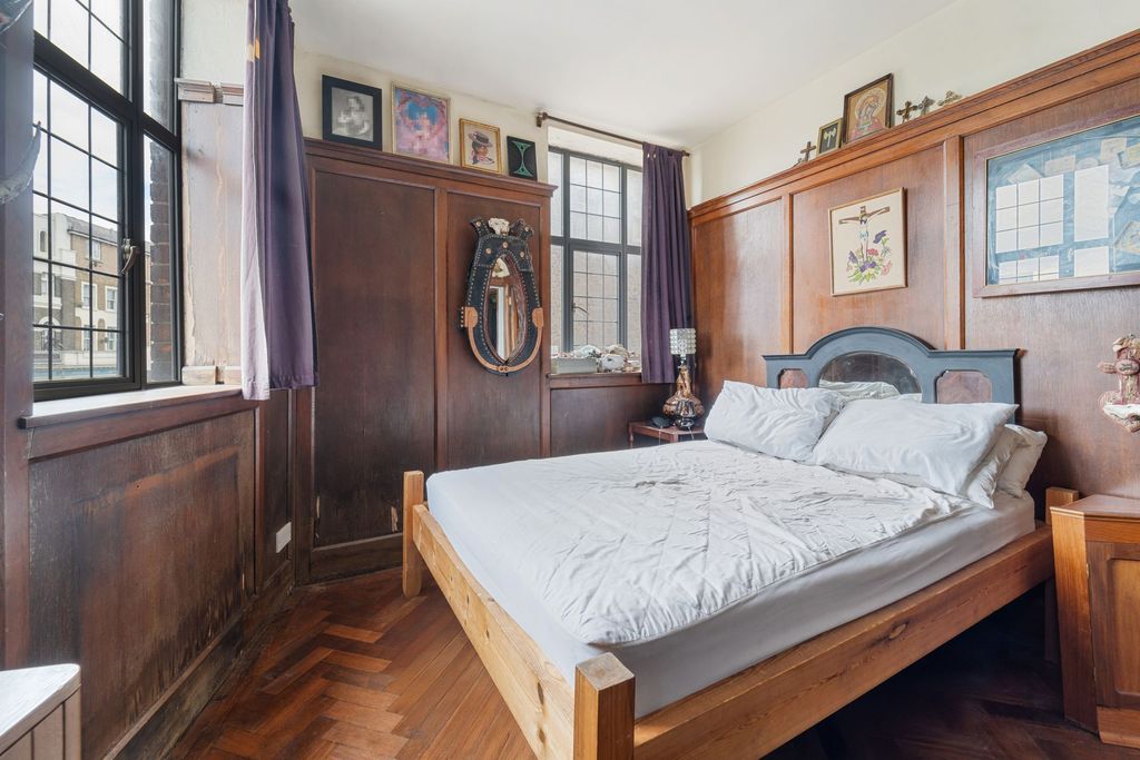 Property photo 3 of 12
