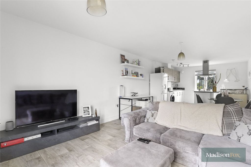 Property photo 3 of 22 Picture No. 11