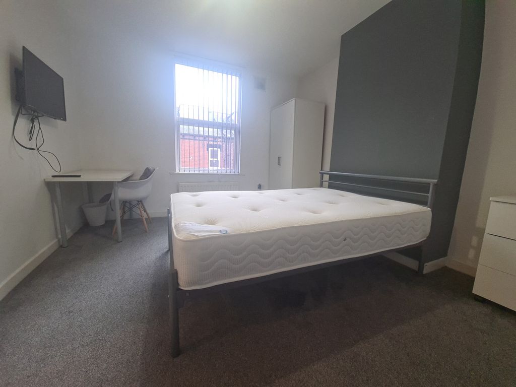 Property photo 1 of 10 A Bright, Spacious Master Bedroom Featuring A Comf...