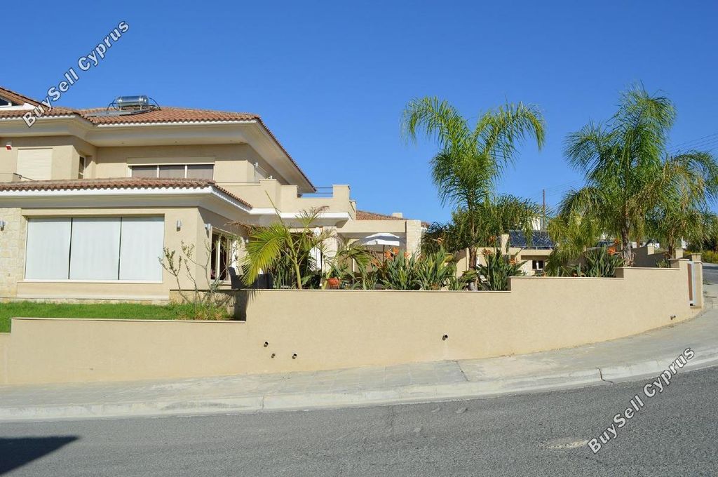Property photo 3 of 3