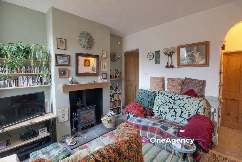 Property photo 3 of 11