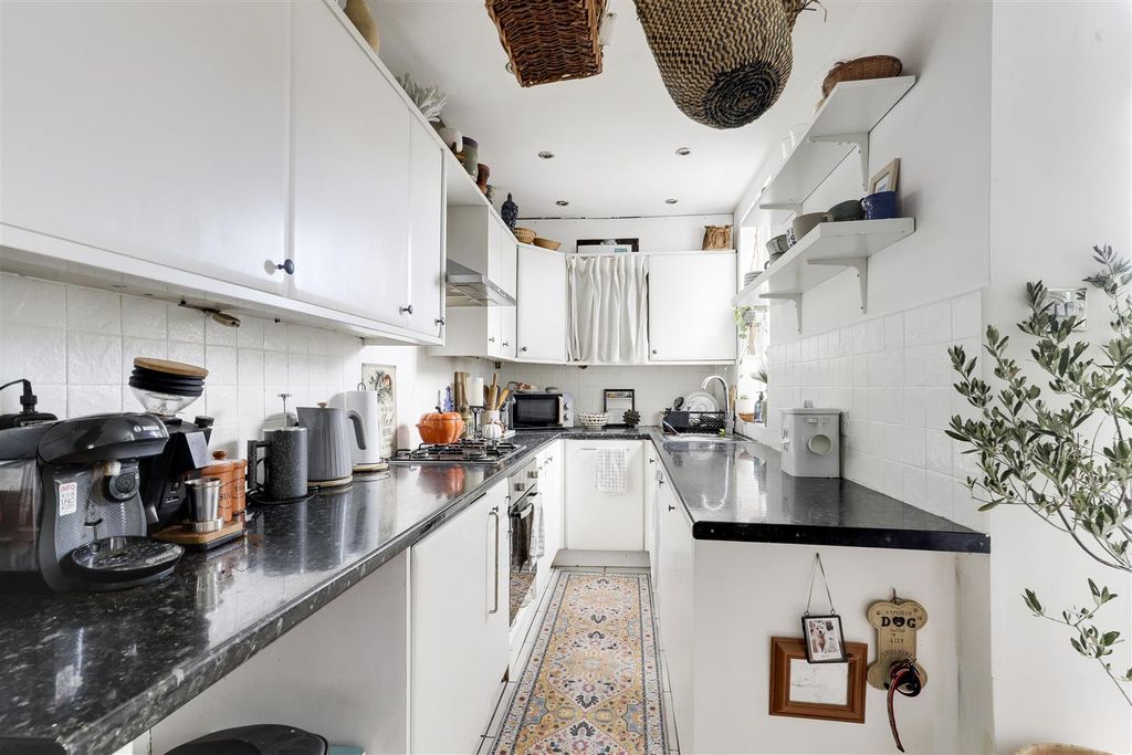 Property photo 3 of 16 685.Jpg