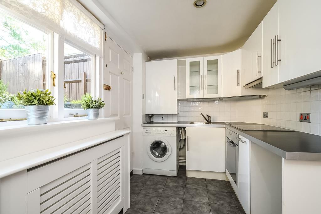 Property photo 1 of 10 Kitchen