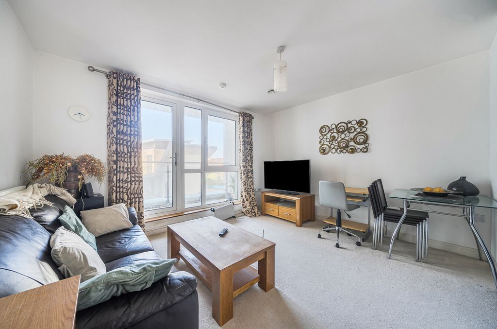 Property photo 3 of 10 1429041-17-69B9Aa...