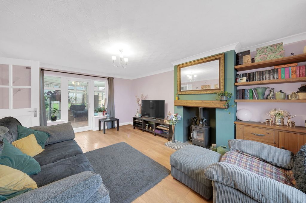 Property photo 3 of 19