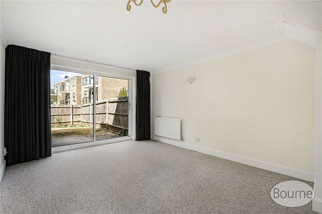 Property photo 2 of 16 Picture No. 33