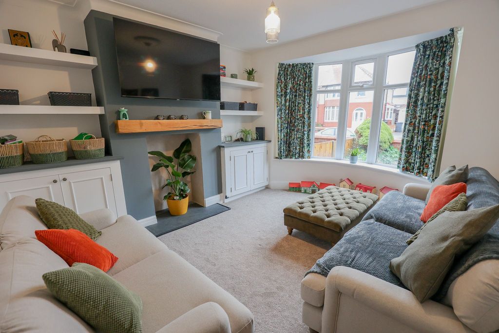 Property photo 3 of 17