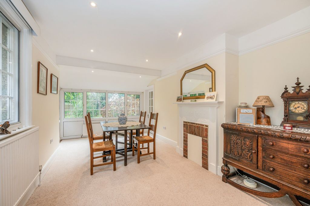 Property photo 3 of 16 Dining Room