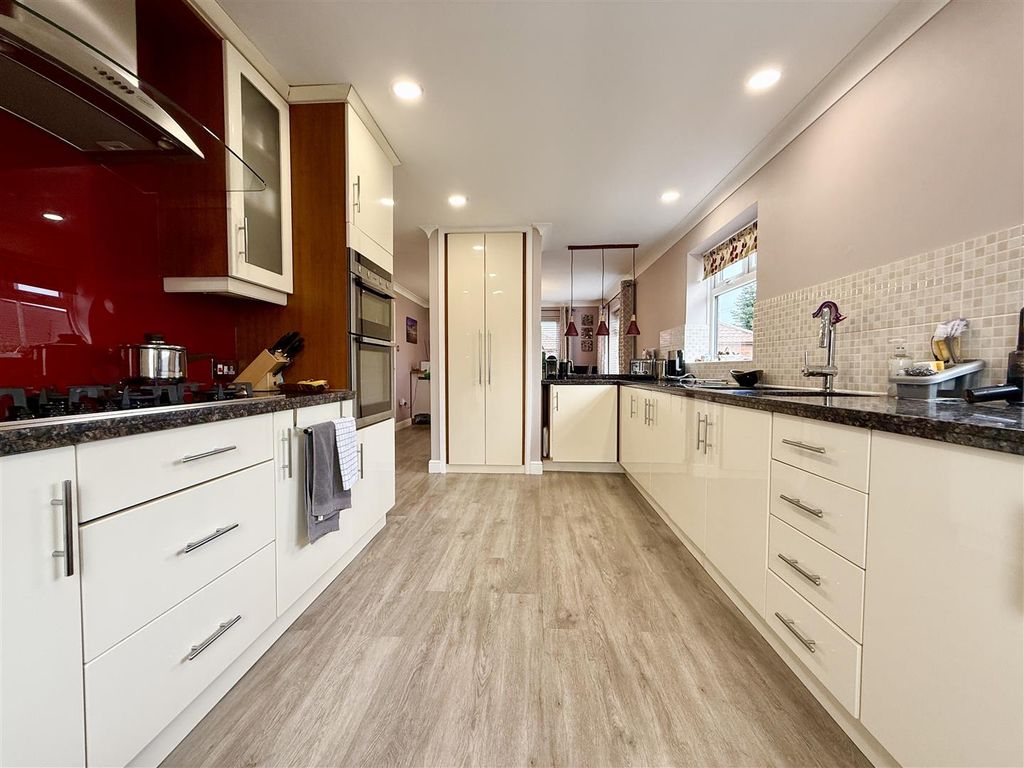 Property photo 2 of 34 Kitchen