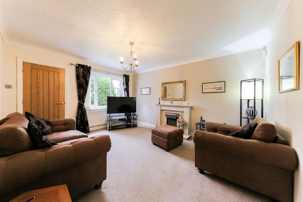 Property photo 2 of 17 Living Room