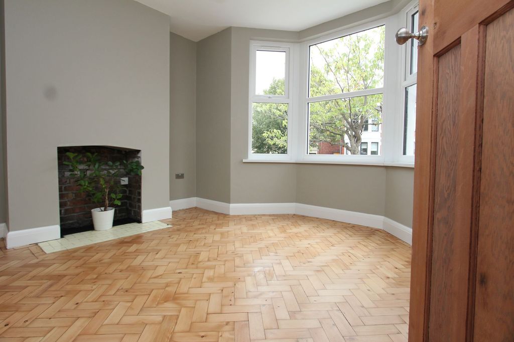 Property photo 3 of 24