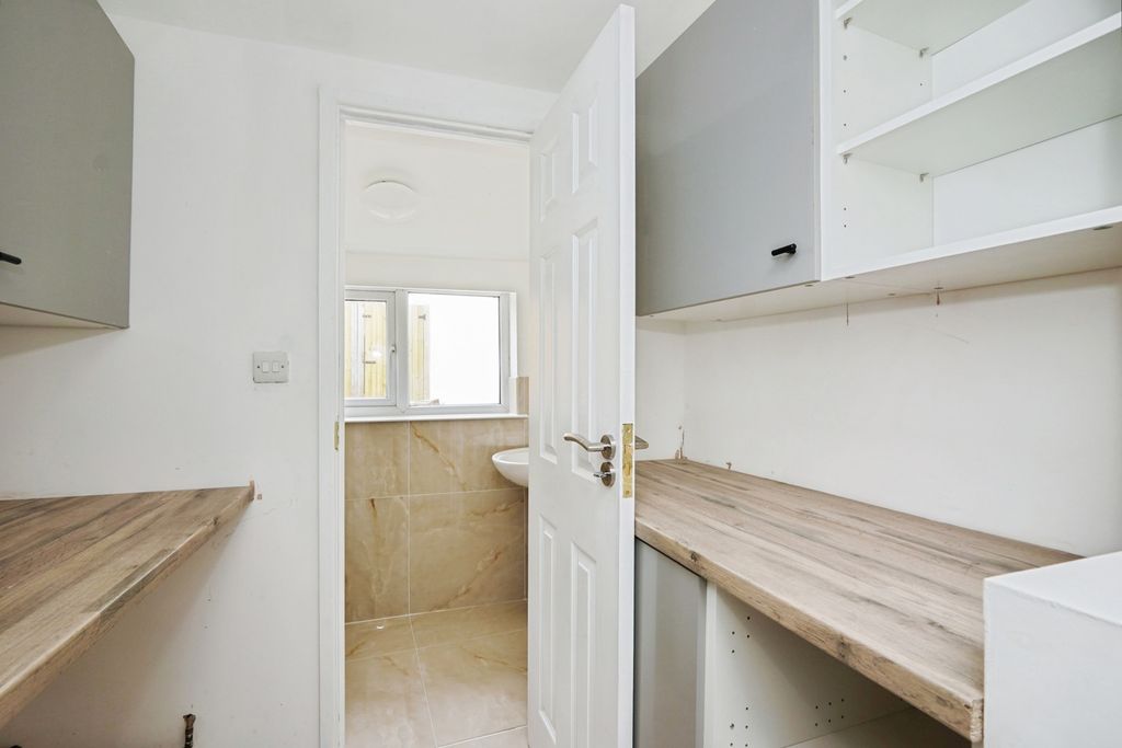 Property photo 3 of 20 Pbox-Img.Jpg