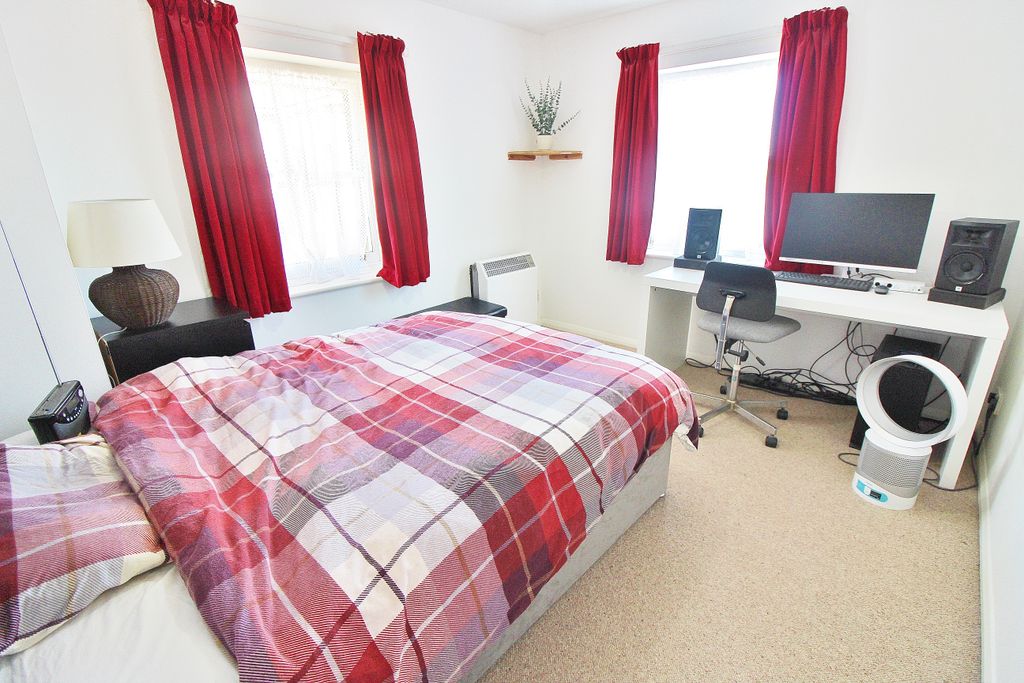 Property photo 3 of 6
