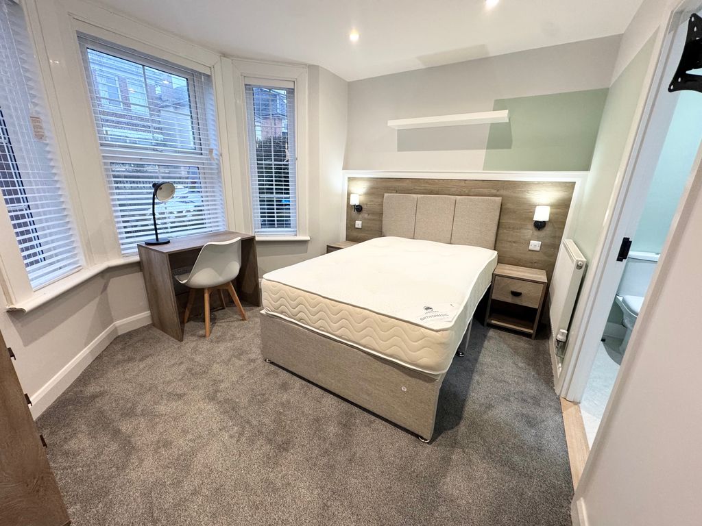 Property photo 1 of 11 Image