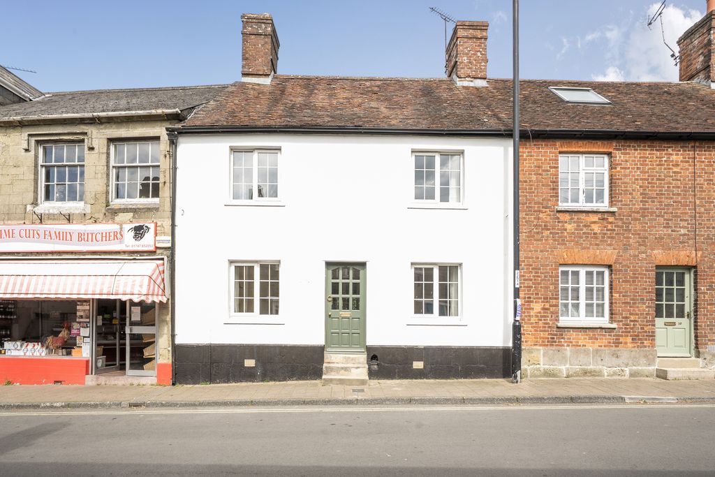 Property photo 1 of 18