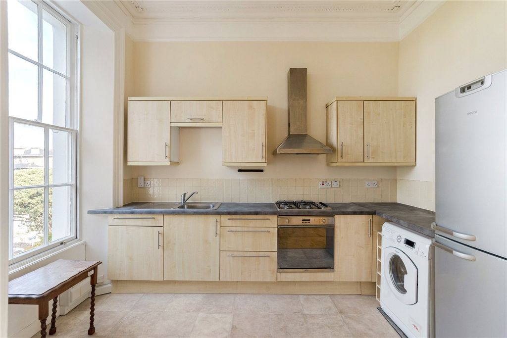Property photo 3 of 7 Kitchen