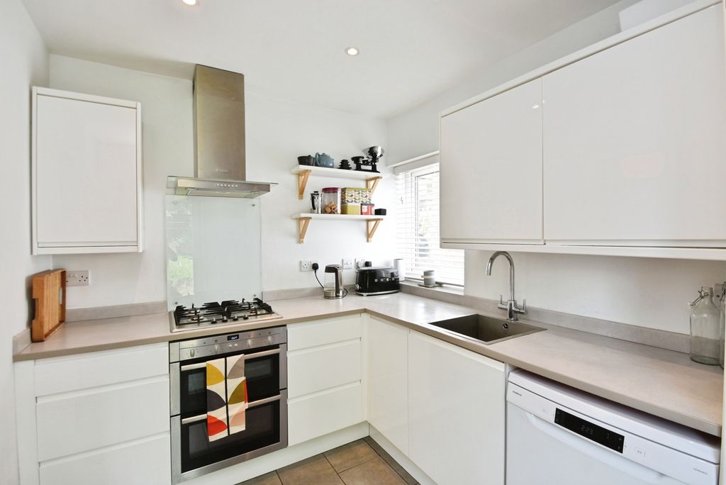 Property photo 3 of 29 Pbox-Img.Jpg