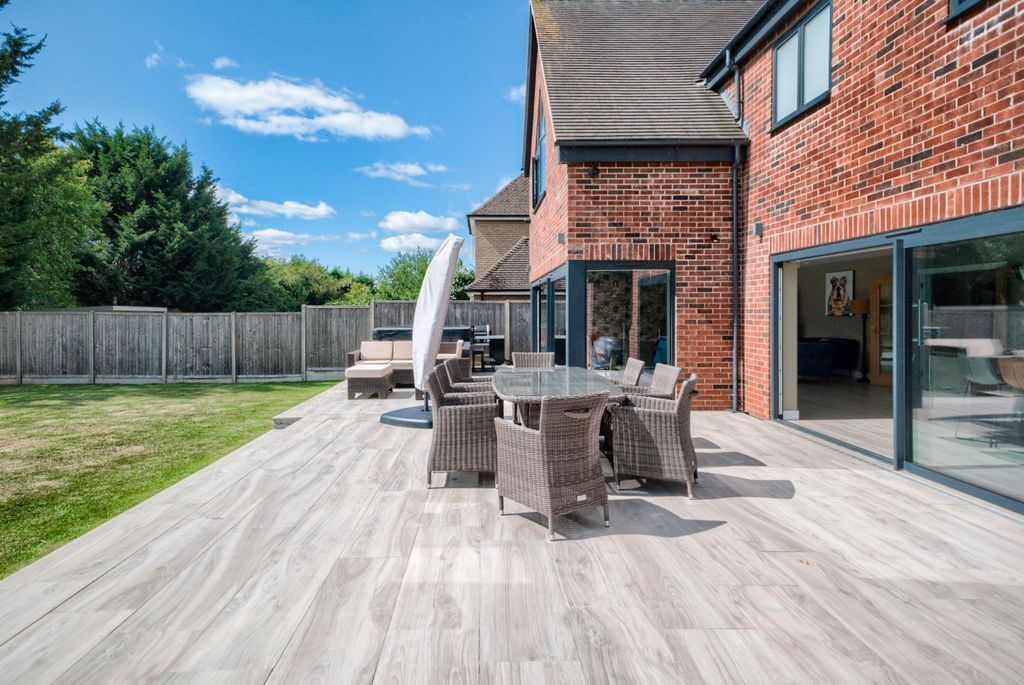 Property photo 3 of 33 Xh2A3619-Hdr(3)