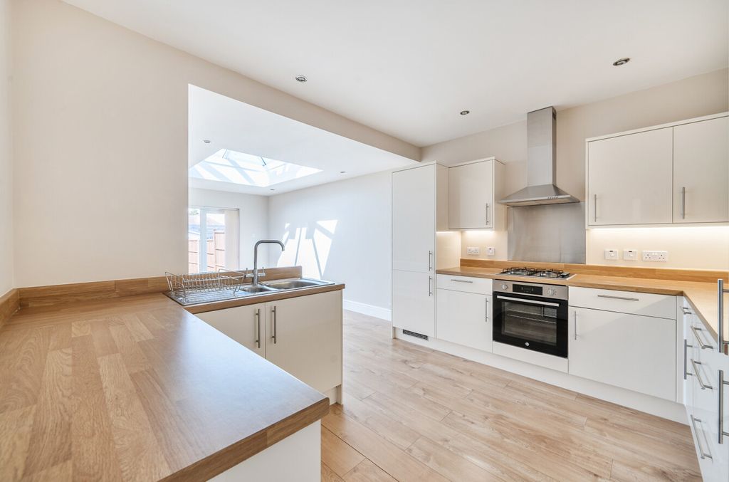 Property photo 3 of 19 Picture 3