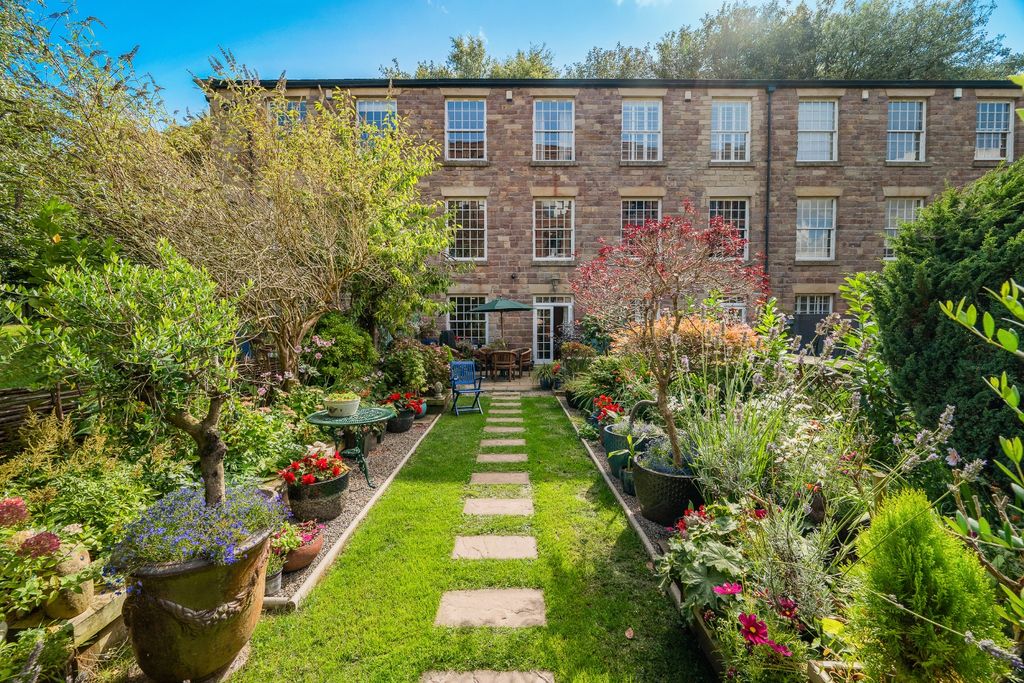 Property photo 1 of 67 4364370