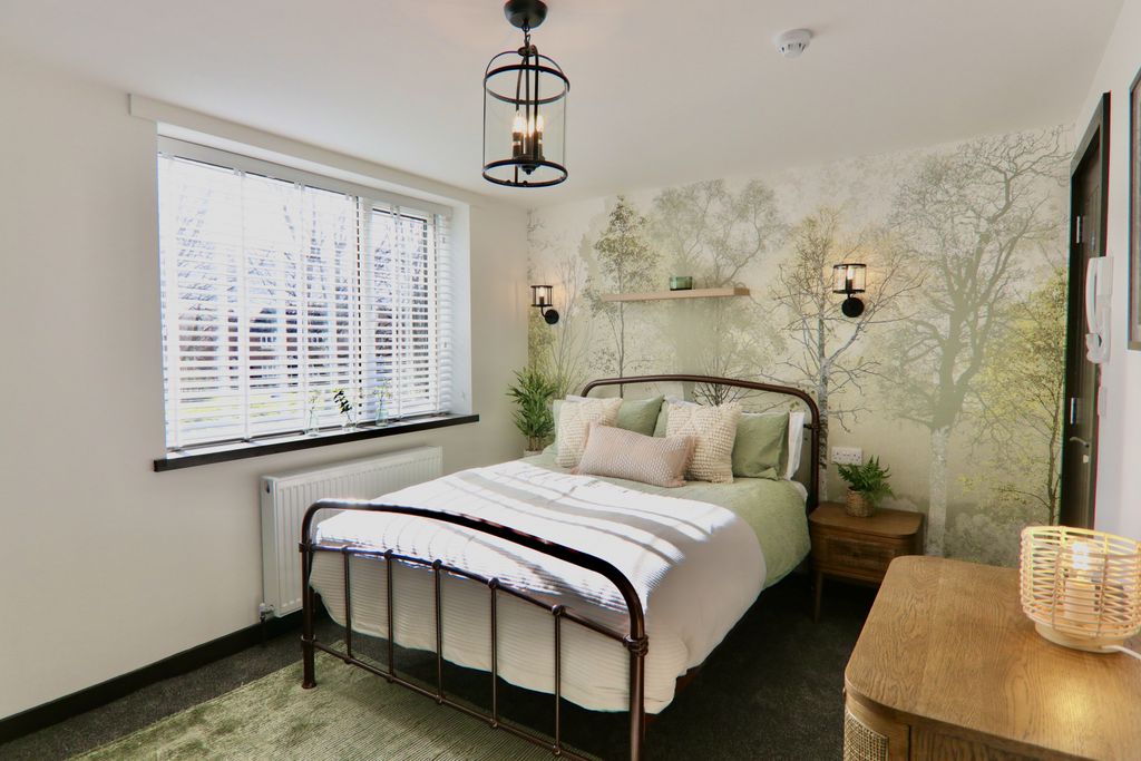 Property photo 1 of 36 Stylish & Modern 5-Bed Professional House Share - 1 Week Deposit