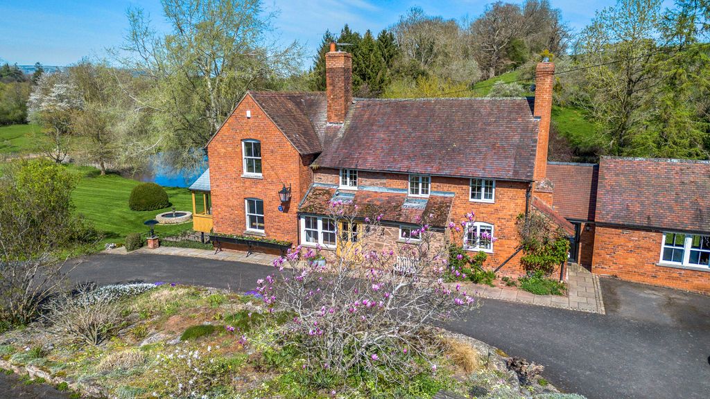 Property photo 1 of 35