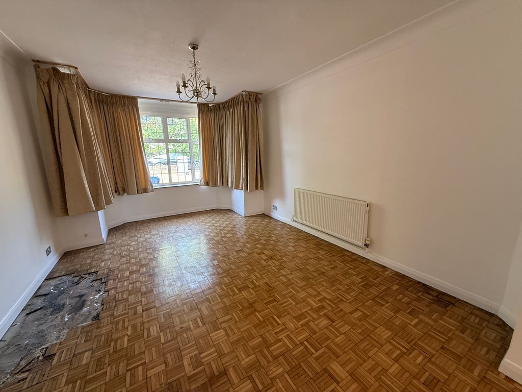 Property photo 3 of 23
