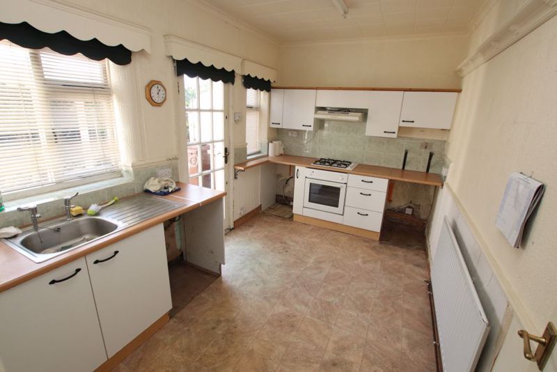 Property photo 3 of 10 Kitchen Photo 1
