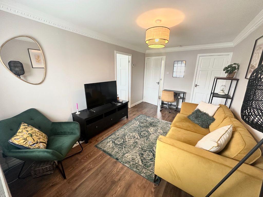 Property photo 1 of 13 3295380