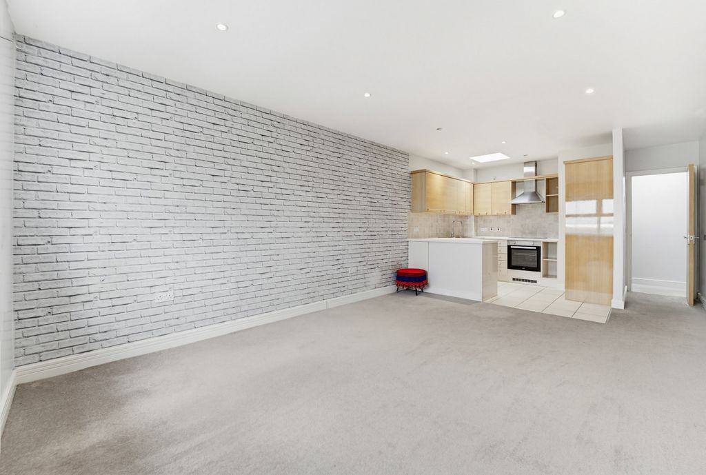 Property photo 1 of 11 725331