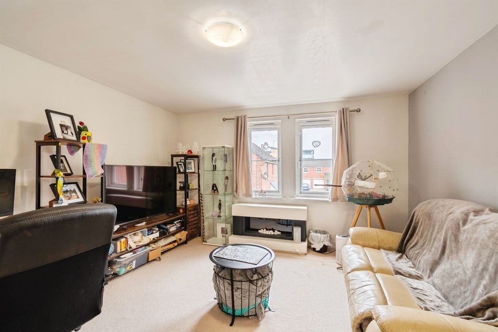 Property photo 3 of 13