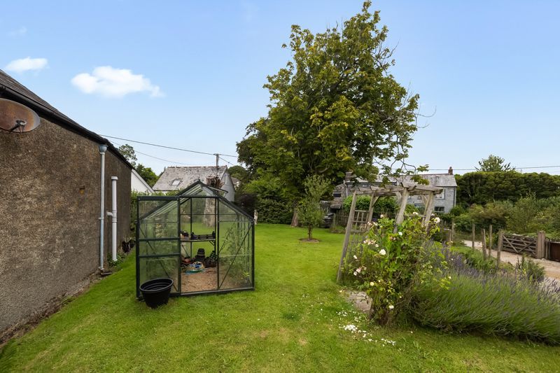 Property photo 2 of 17 Garden