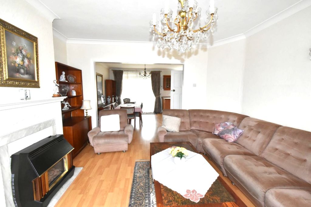 Property photo 2 of 14