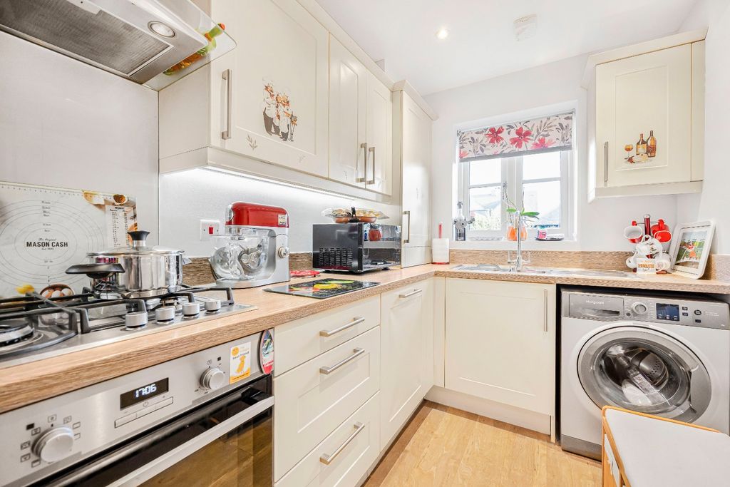 Property photo 3 of 15 Kitchen