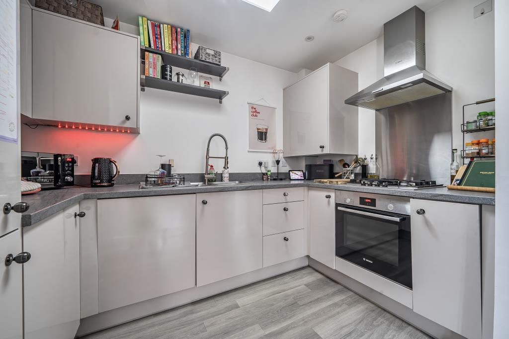 Property photo 3 of 18 Kitchen