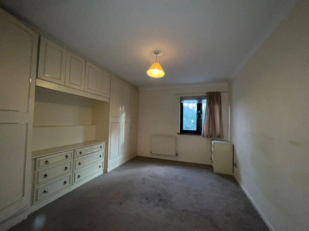 Property photo 3 of 9 Bedroom