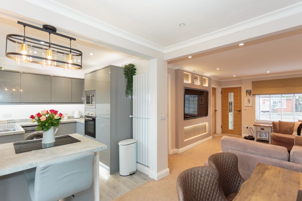 Property photo 2 of 26 Open-Plan Living Room/Kitchen/Diner