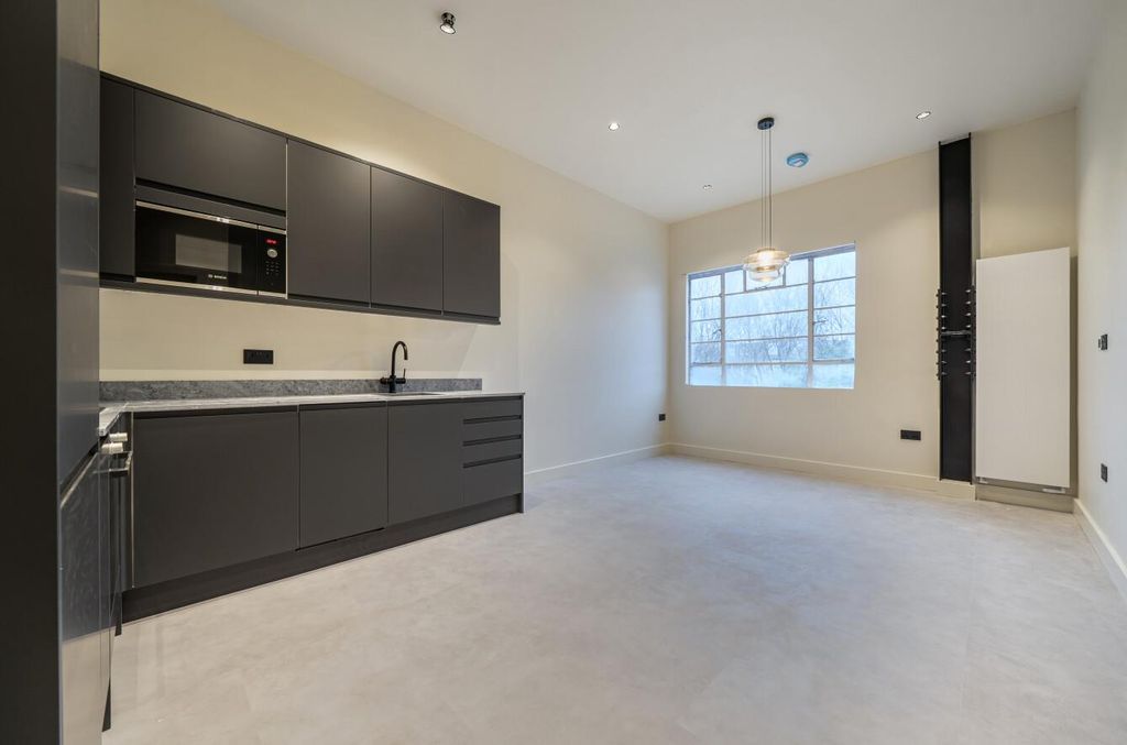 Property photo 1 of 10 Kitchen / Reception / Dining Room