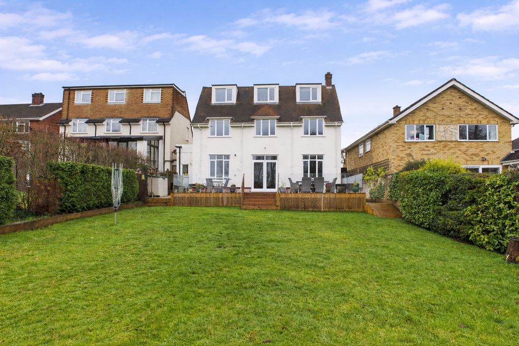 Property photo 2 of 26