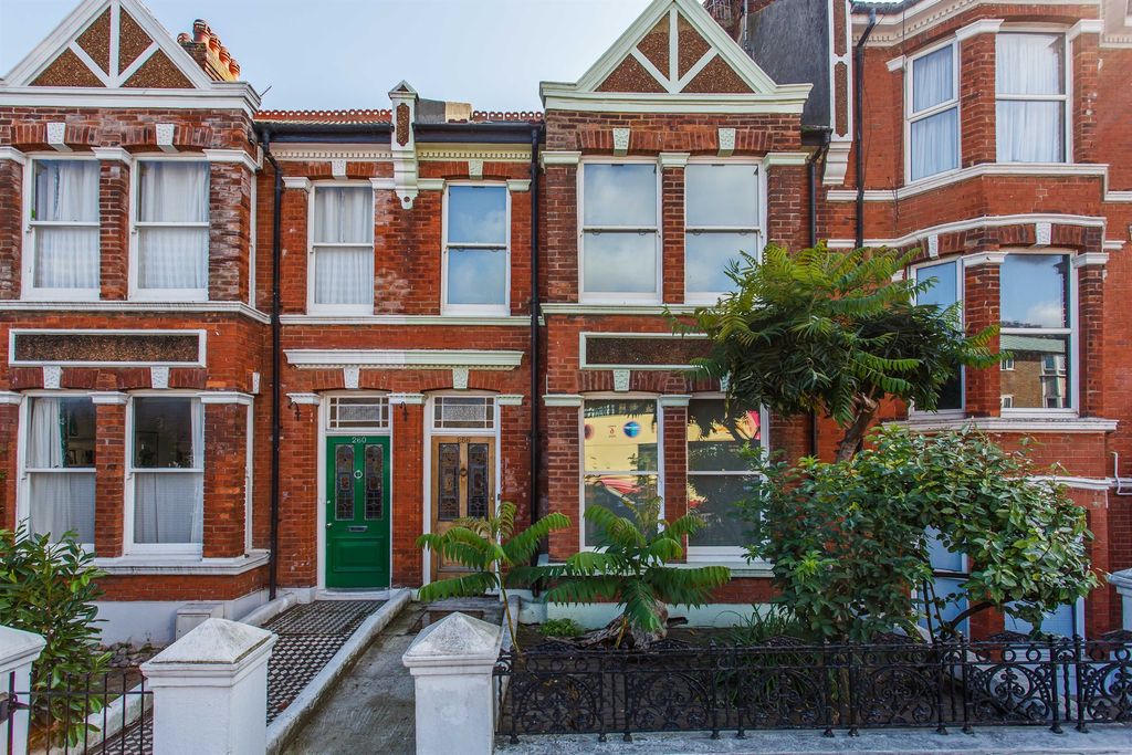 Property photo 1 of 20