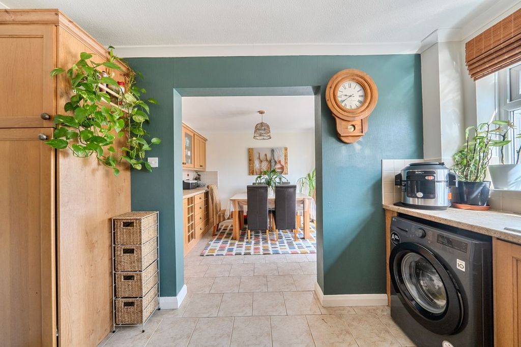 Property photo 3 of 19 14498322069Ef3dc4c6523