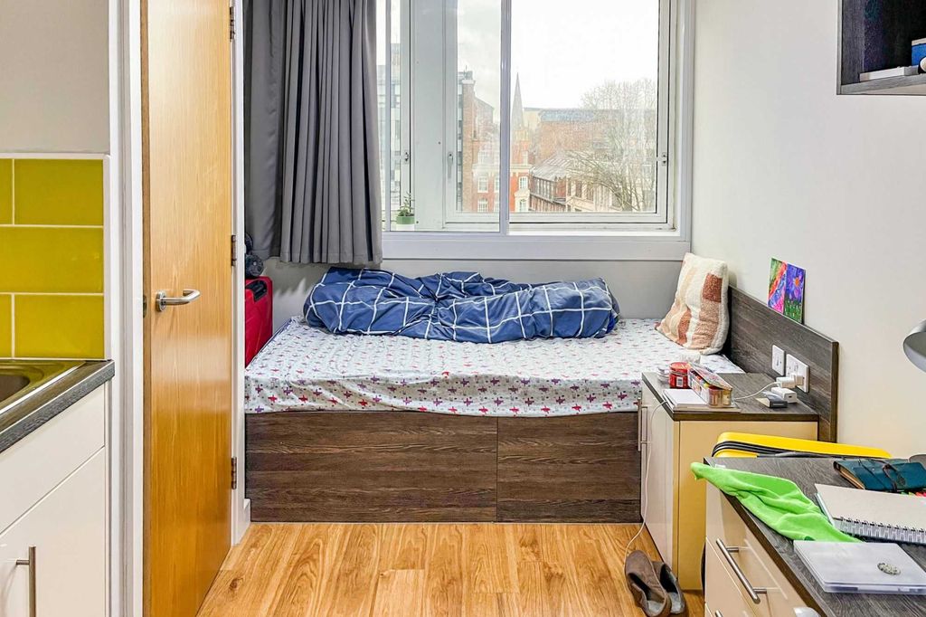 Property photo 3 of 10 202 Maid Marian House, 51 Hounds Gate, Nottingham Ng1 6Bb