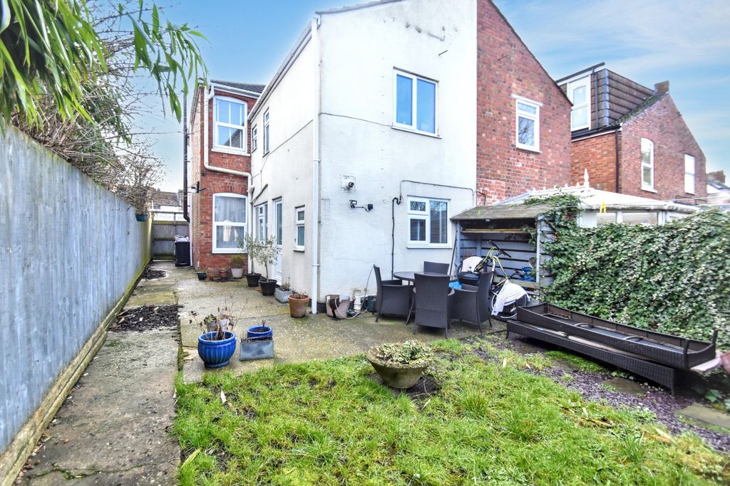 Property photo 2 of 18 Rear