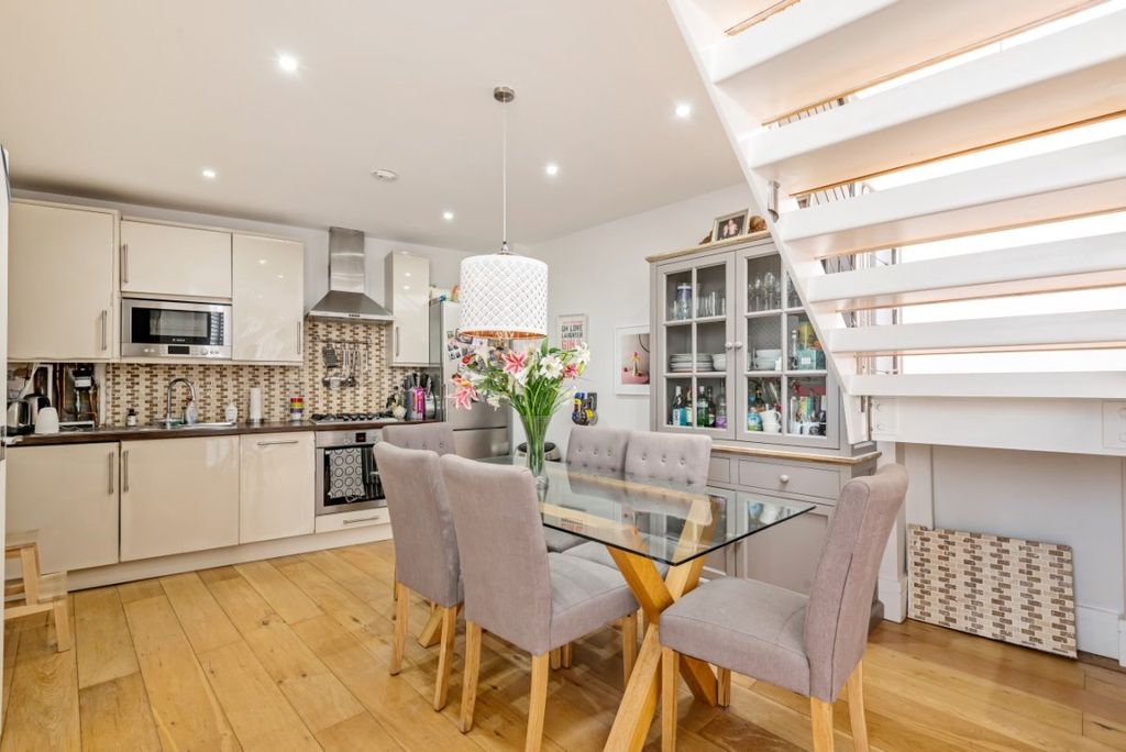 Property photo 2 of 8 882050(2)