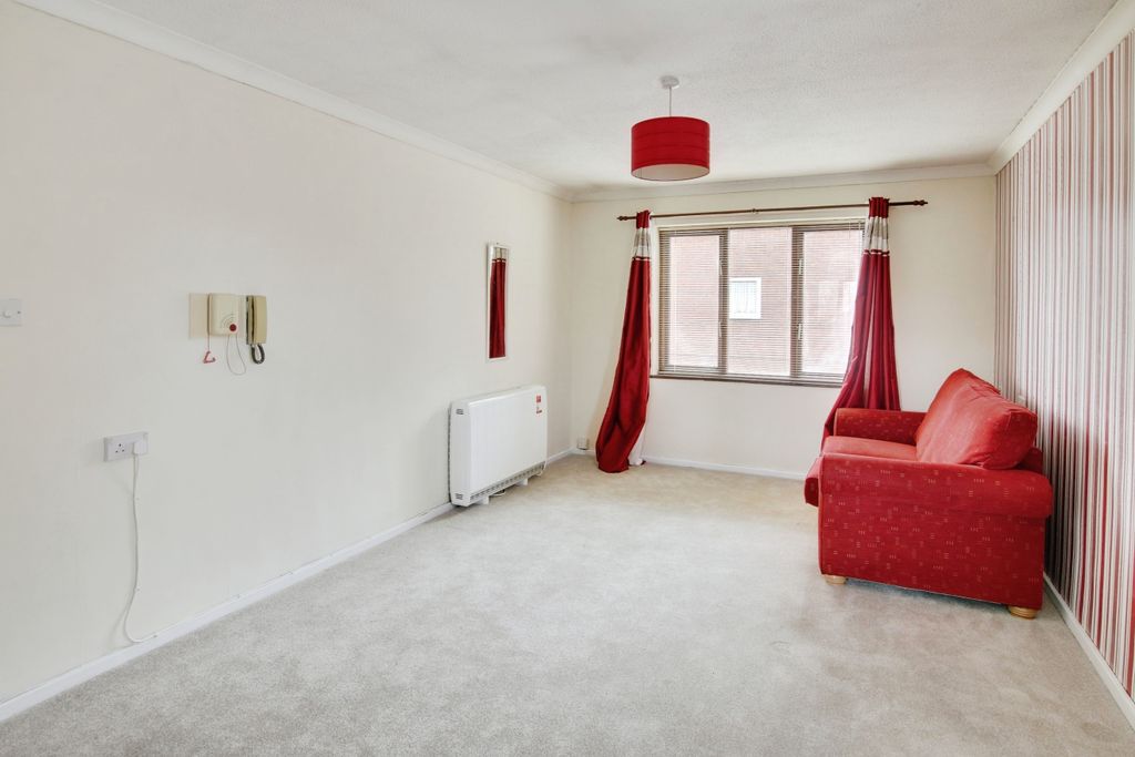 Property photo 2 of 10