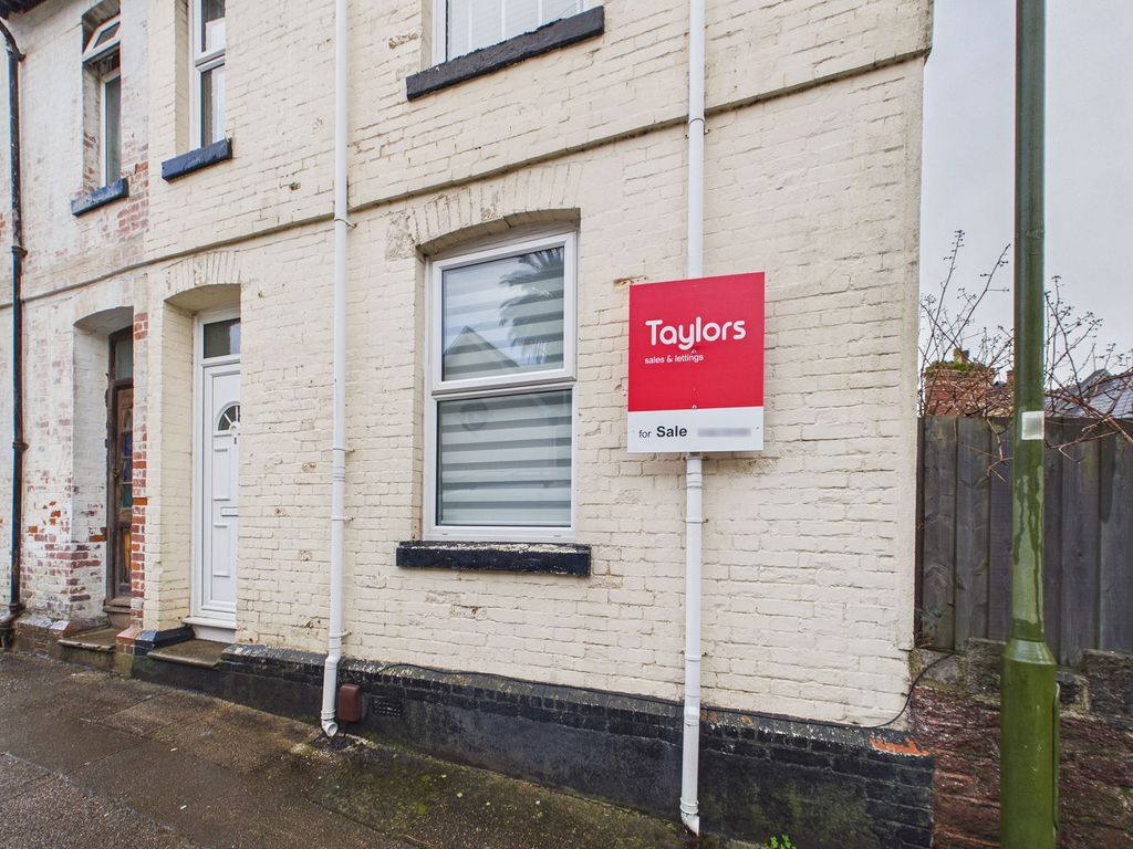 Property photo 2 of 28