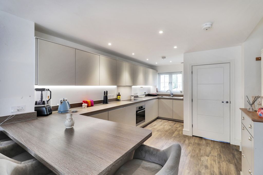 Property photo 2 of 13 Gallery